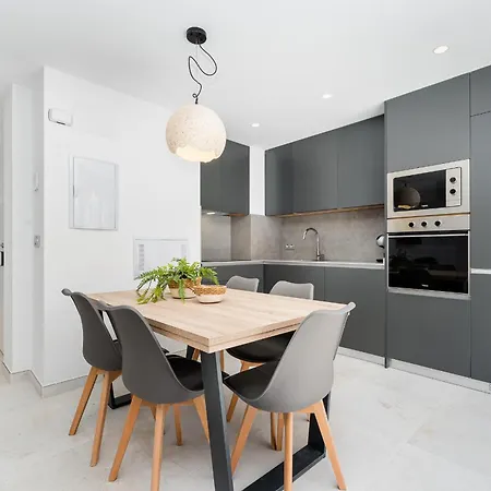 Sunrise Center Appartement *