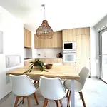 Sunrise Center Апартаменти